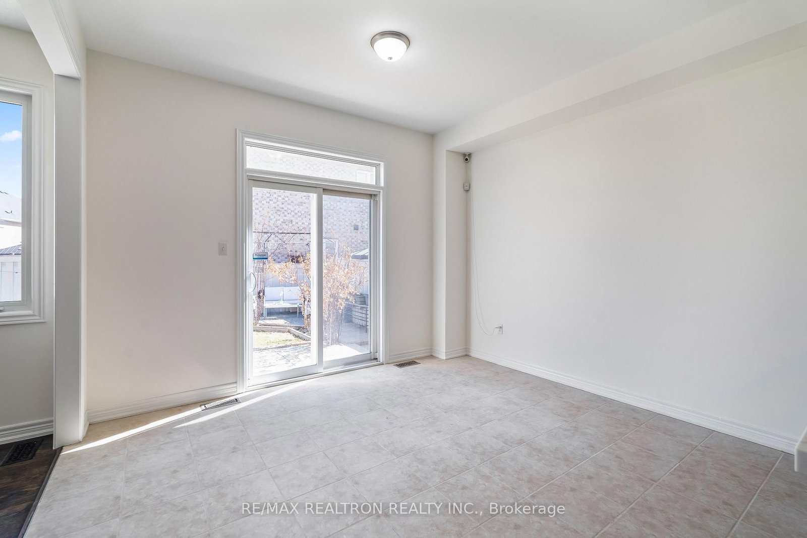 Detached House for sale at 9 CONSTANCE Street, Brampton, Ontario, L6P 3C9 - Bram East - MLS: W12975356