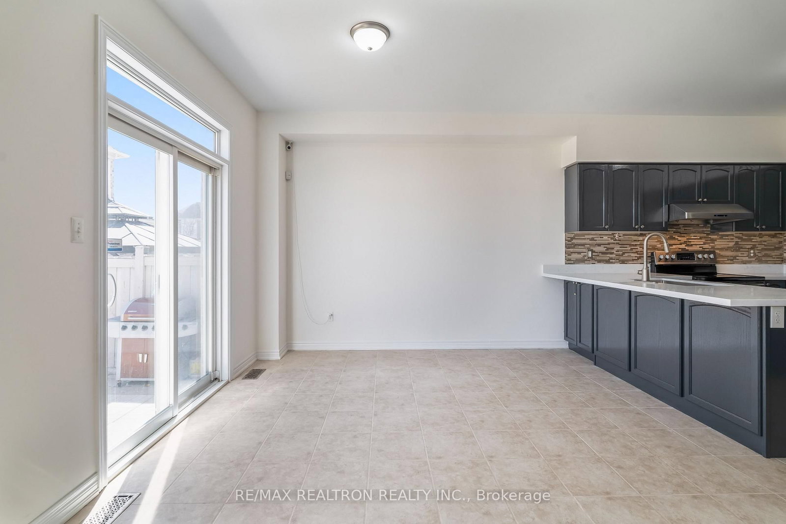 Detached House for sale at 9 CONSTANCE Street, Brampton, Ontario, L6P 3C9 - Bram East - MLS: W12975356