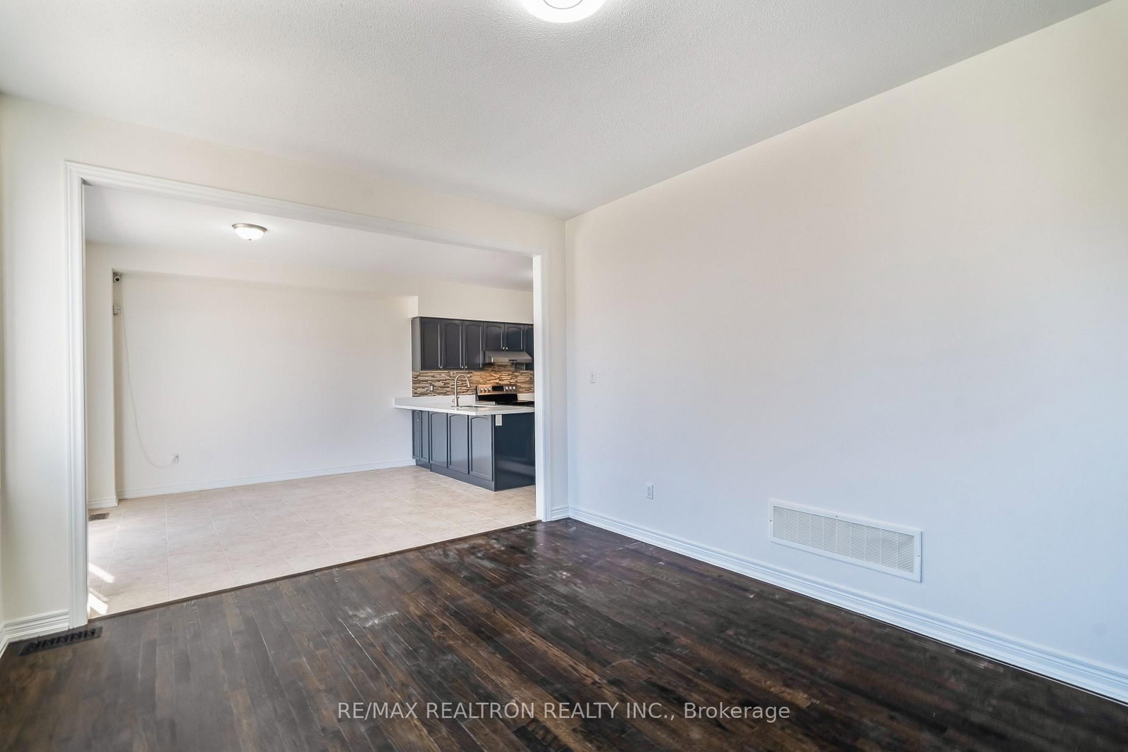 Detached House for sale at 9 CONSTANCE Street, Brampton, Ontario, L6P 3C9 - Bram East - MLS: W12975356