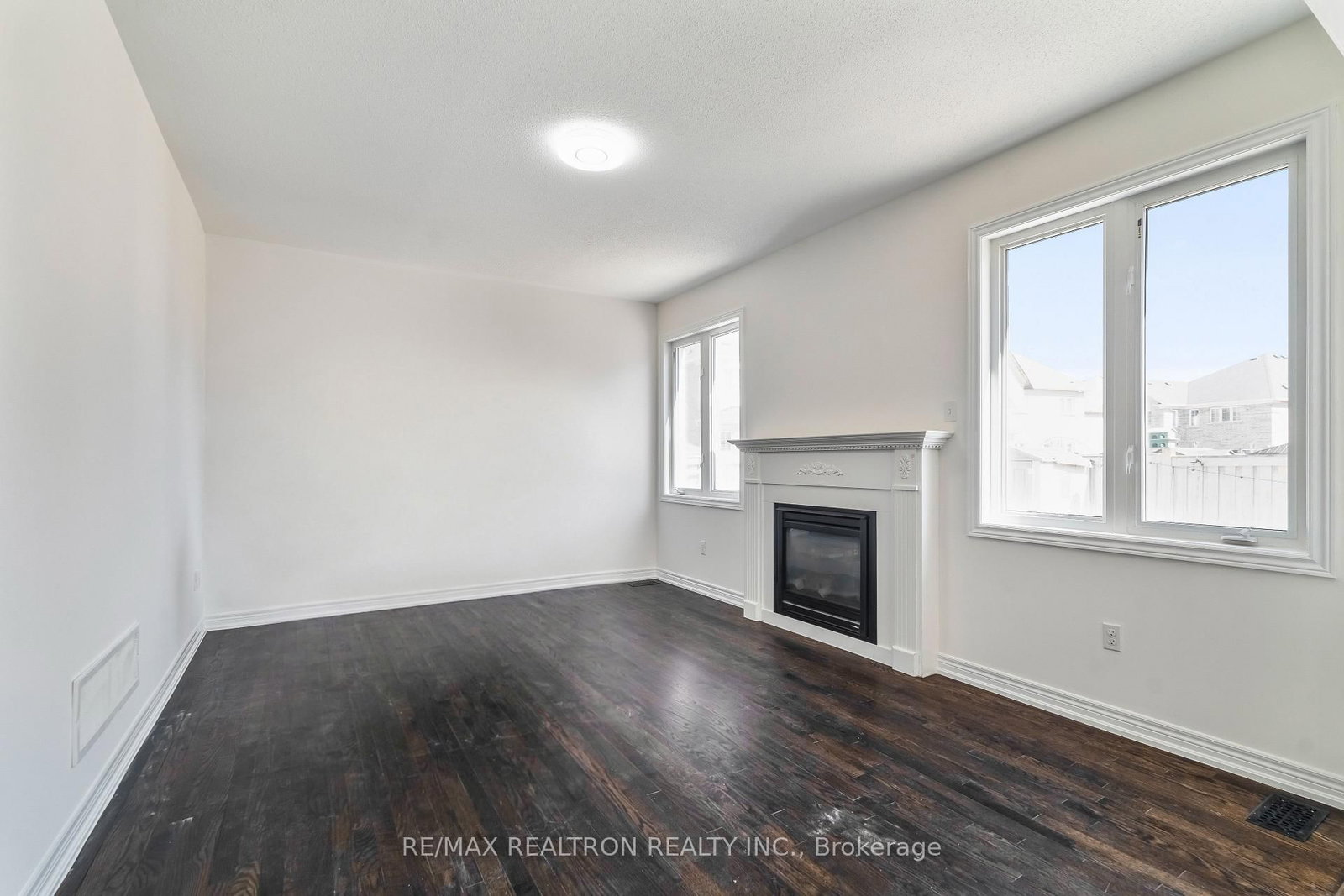 Detached House for sale at 9 CONSTANCE Street, Brampton, Ontario, L6P 3C9 - Bram East - MLS: W12975356