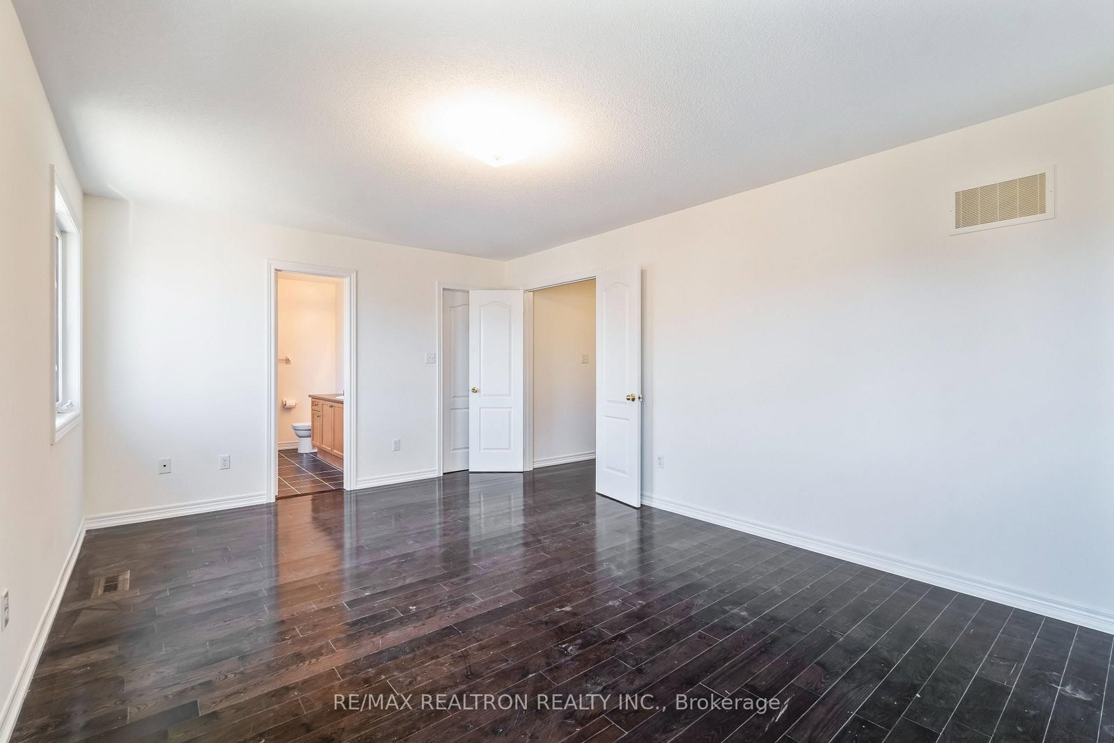 Detached House for sale at 9 CONSTANCE Street, Brampton, Ontario, L6P 3C9 - Bram East - MLS: W12975356