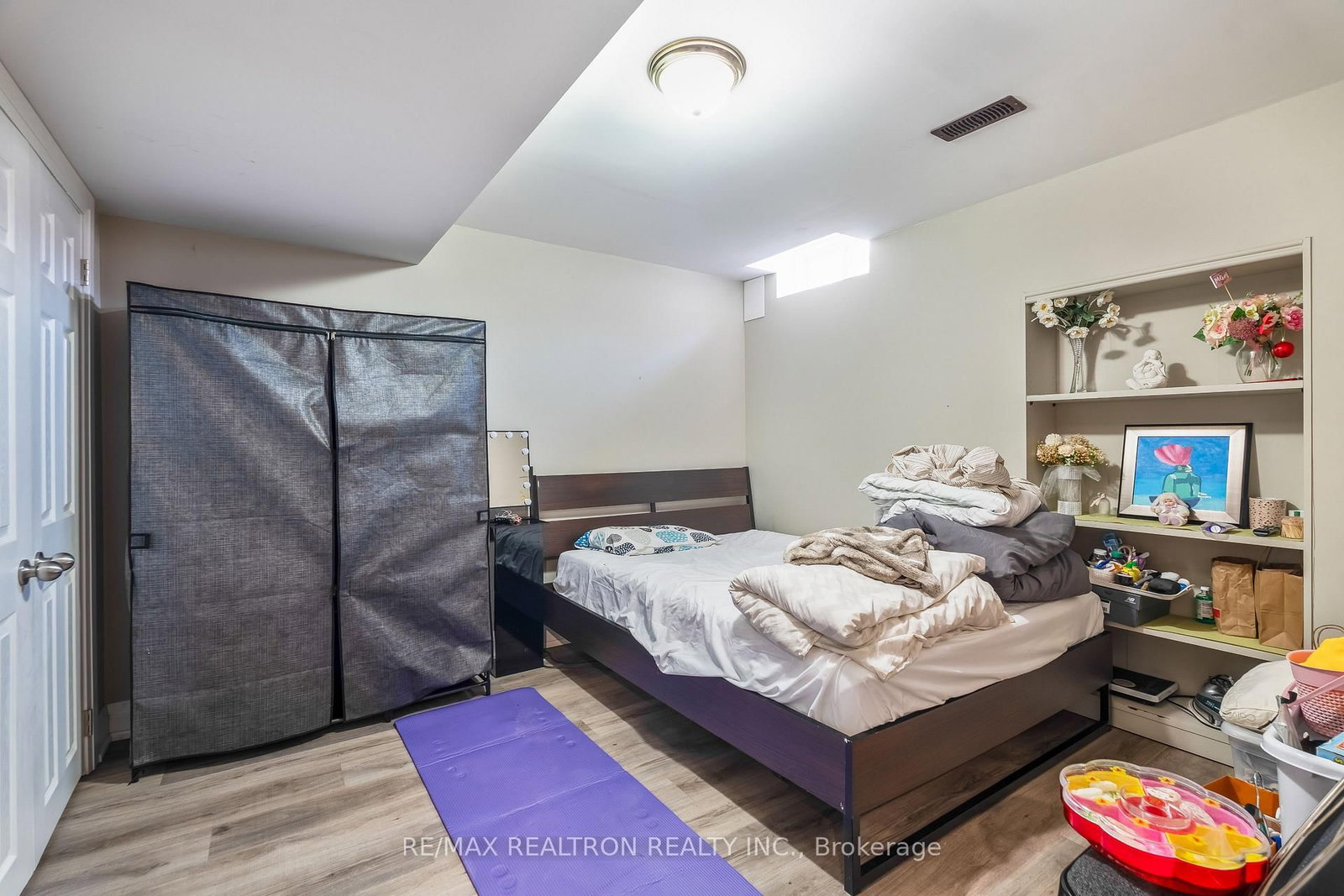 Detached House for sale at 9 CONSTANCE Street, Brampton, Ontario, L6P 3C9 - Bram East - MLS: W12975356