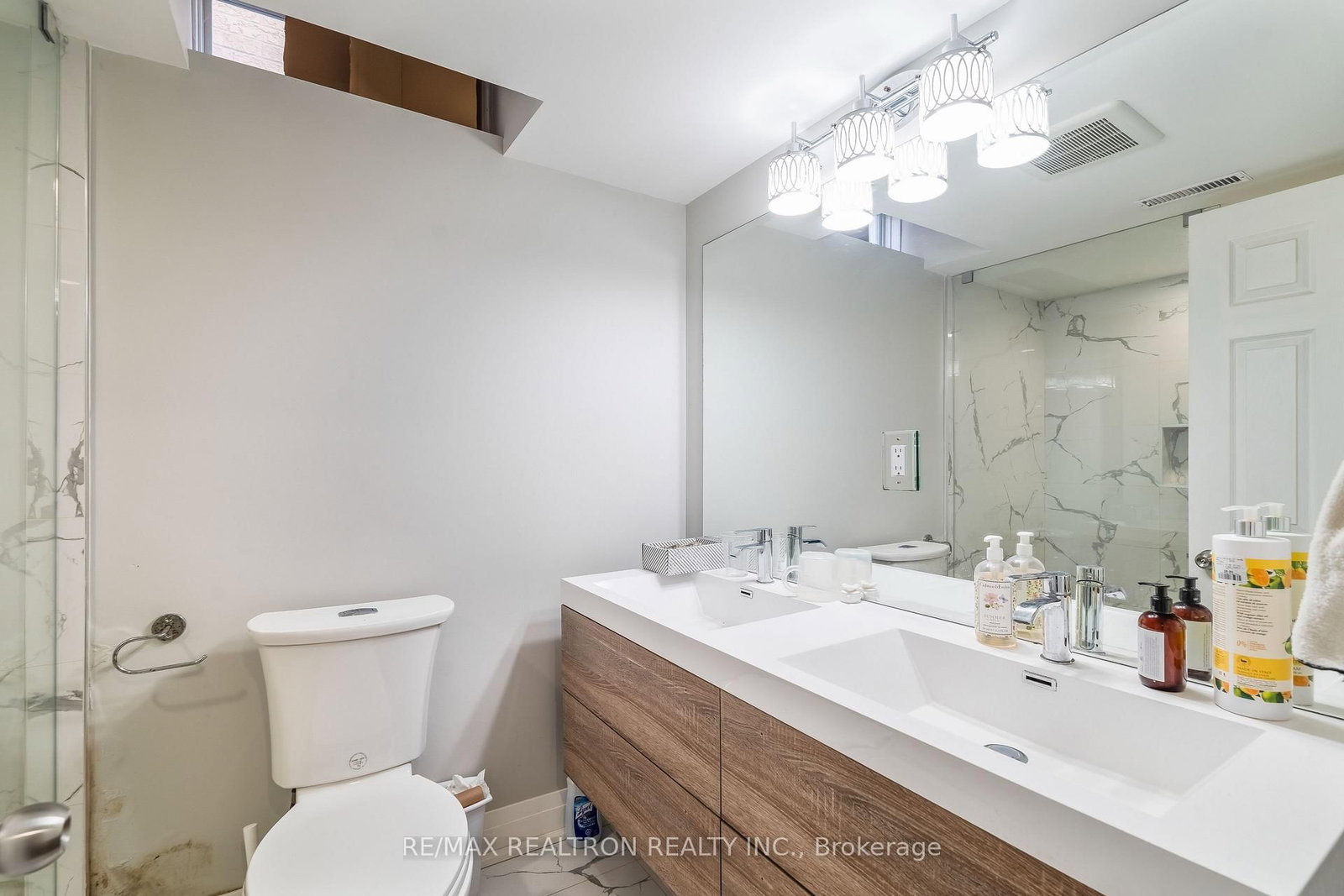 Detached House for sale at 9 CONSTANCE Street, Brampton, Ontario, L6P 3C9 - Bram East - MLS: W12975356