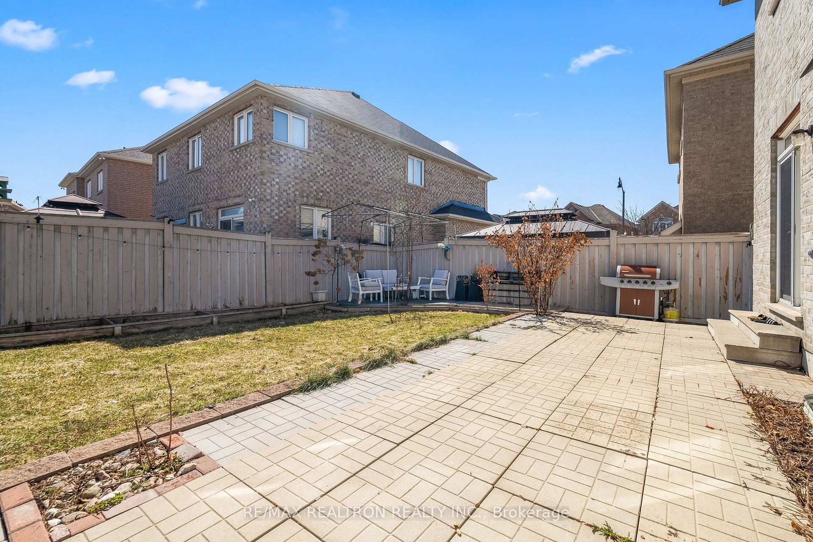 Detached House for sale at 9 CONSTANCE Street, Brampton, Ontario, L6P 3C9 - Bram East - MLS: W12975356