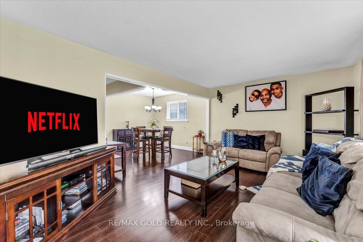 Detached House for sale at 53 Dorchester Drive, Brampton, Ontario, L6T 3E2 - Southgate - MLS: W12975374