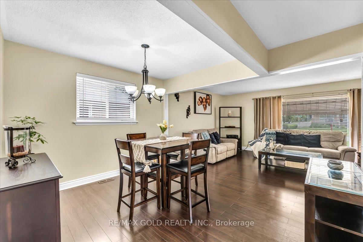 Detached House for sale at 53 Dorchester Drive, Brampton, Ontario, L6T 3E2 - Southgate - MLS: W12975374