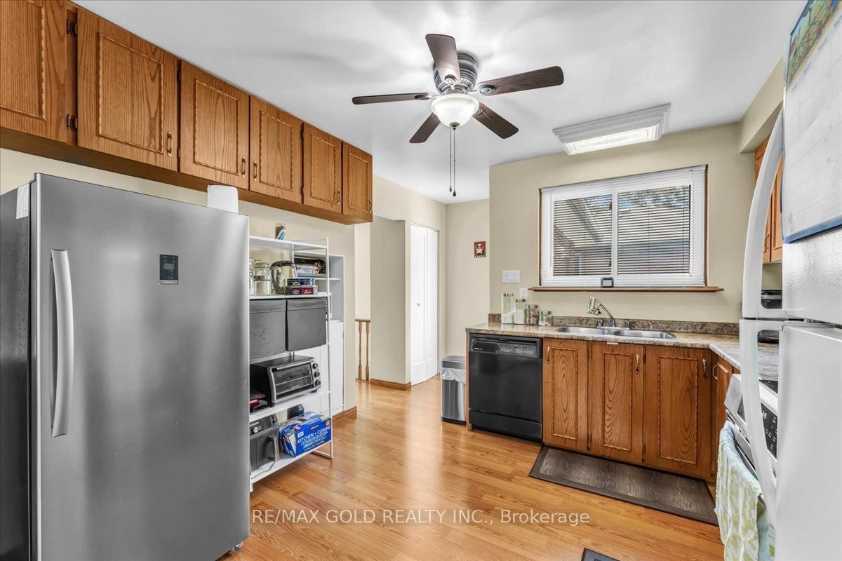 Detached House for sale at 53 Dorchester Drive, Brampton, Ontario, L6T 3E2 - Southgate - MLS: W12975374