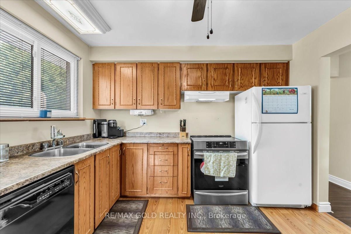 Detached House for sale at 53 Dorchester Drive, Brampton, Ontario, L6T 3E2 - Southgate - MLS: W12975374