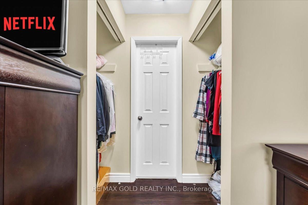 Detached House for sale at 53 Dorchester Drive, Brampton, Ontario, L6T 3E2 - Southgate - MLS: W12975374