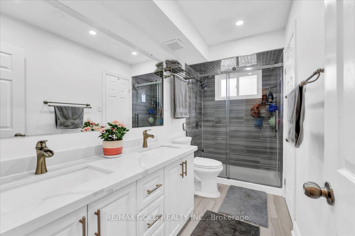 Detached House for sale at 53 Dorchester Drive, Brampton, Ontario, L6T 3E2 - Southgate - MLS: W12975374