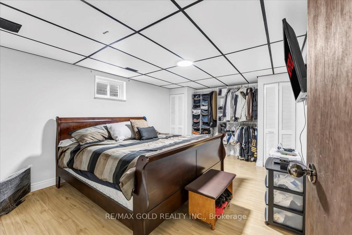 Detached House for sale at 53 Dorchester Drive, Brampton, Ontario, L6T 3E2 - Southgate - MLS: W12975374