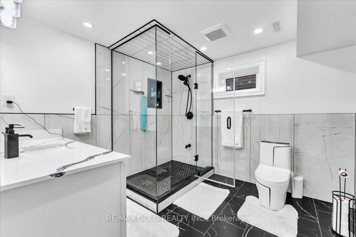 Detached House for sale at 53 Dorchester Drive, Brampton, Ontario, L6T 3E2 - Southgate - MLS: W12975374