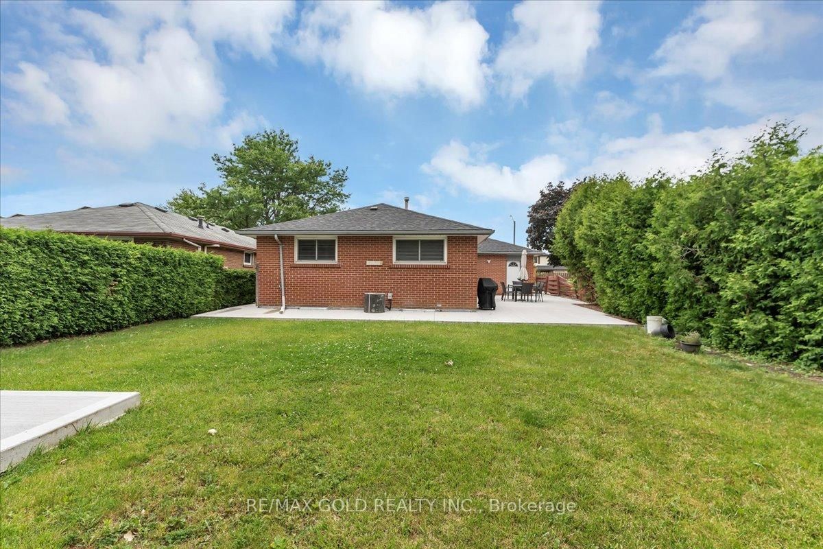 Detached House for sale at 53 Dorchester Drive, Brampton, Ontario, L6T 3E2 - Southgate - MLS: W12975374