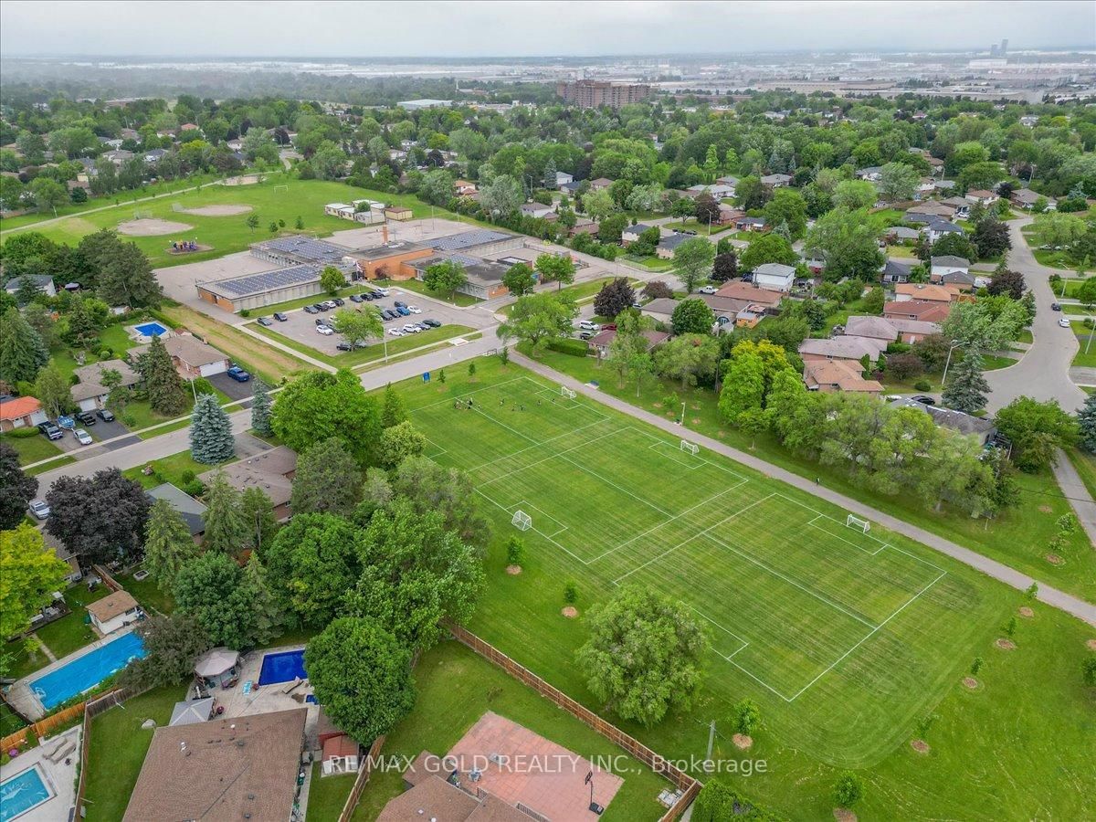 Detached House for sale at 53 Dorchester Drive, Brampton, Ontario, L6T 3E2 - Southgate - MLS: W12975374