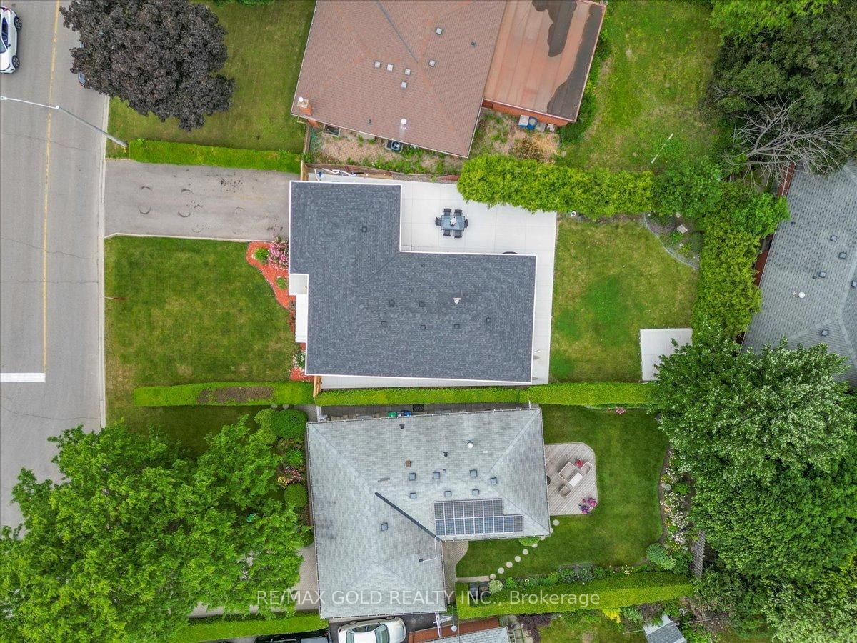 Detached House for sale at 53 Dorchester Drive, Brampton, Ontario, L6T 3E2 - Southgate - MLS: W12975374