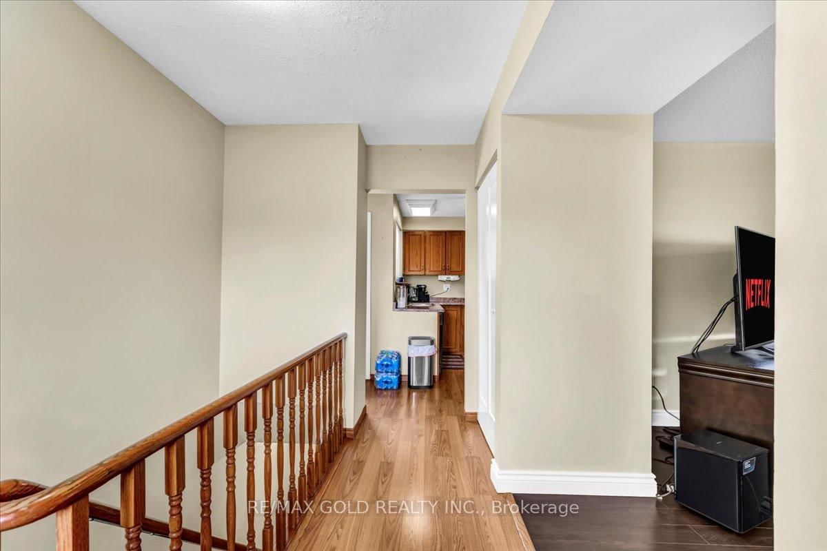 Detached House for sale at 53 Dorchester Drive, Brampton, Ontario, L6T 3E2 - Southgate - MLS: W12975374