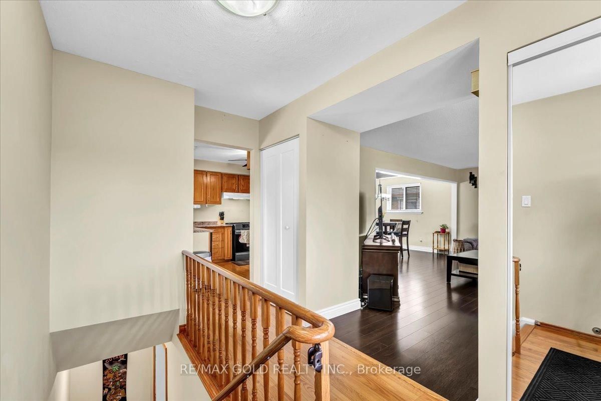 Detached House for sale at 53 Dorchester Drive, Brampton, Ontario, L6T 3E2 - Southgate - MLS: W12975374