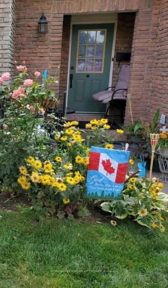 9 - 3350 Hornbeam Crescent