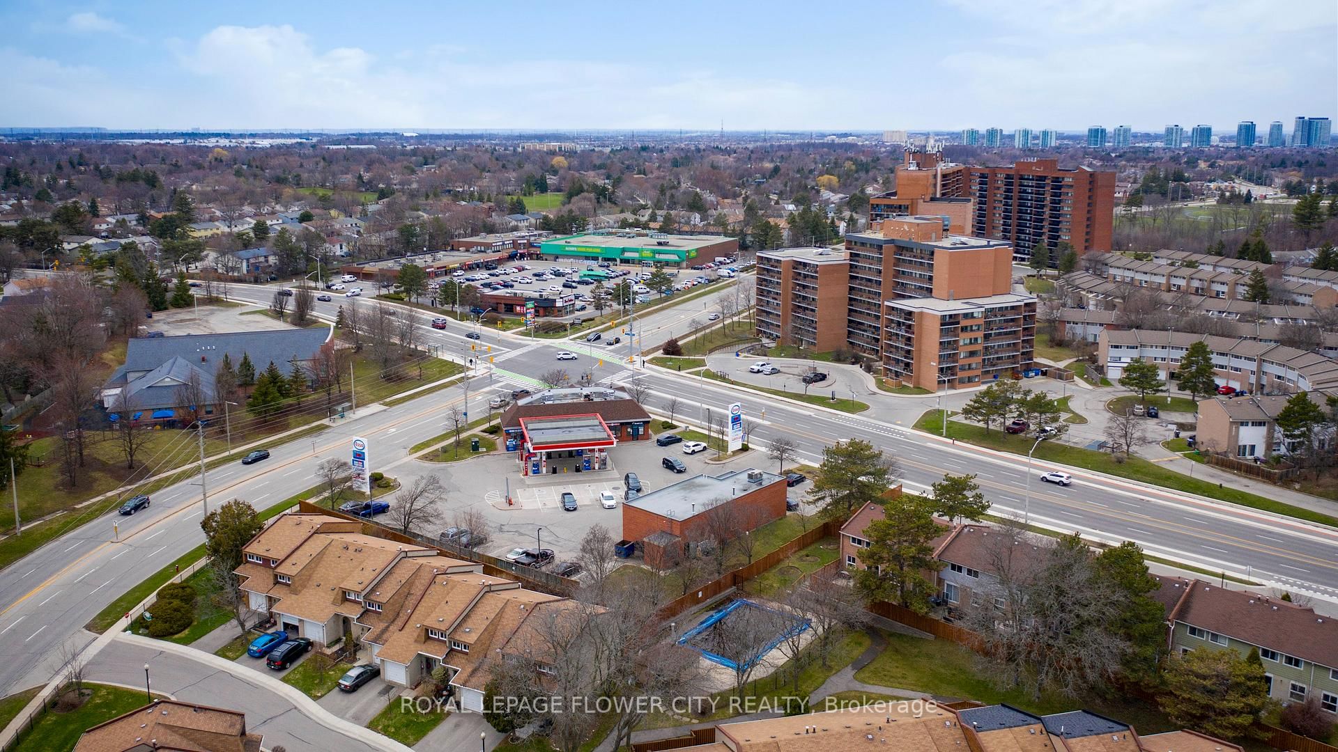 3350 Hornbeam Crescent, Unit 9