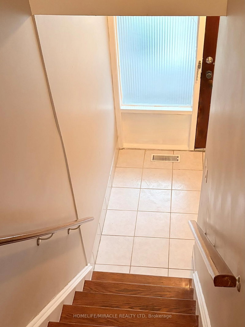 58 - 400 Bloor St, Mississauga, L5A 3M8 | Image 2