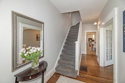 601 Beresford Avenue, Toronto, Ontario image-0-3