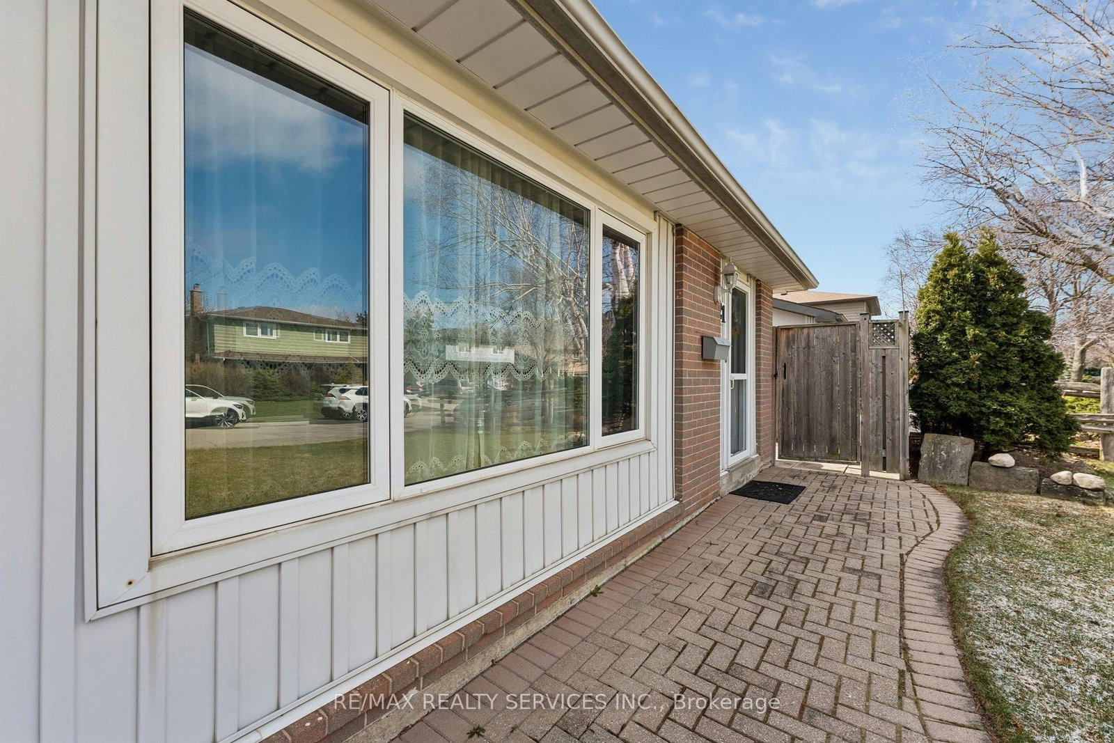 Detached House for sale at 21 Willis Drive, Brampton, Ontario, L6W 1A8 - Brampton East - MLS: W12975496