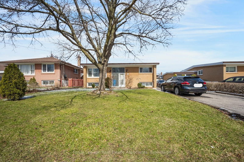 8 Caulfield Rd, Toronto, M9W 1W8 | Image 2