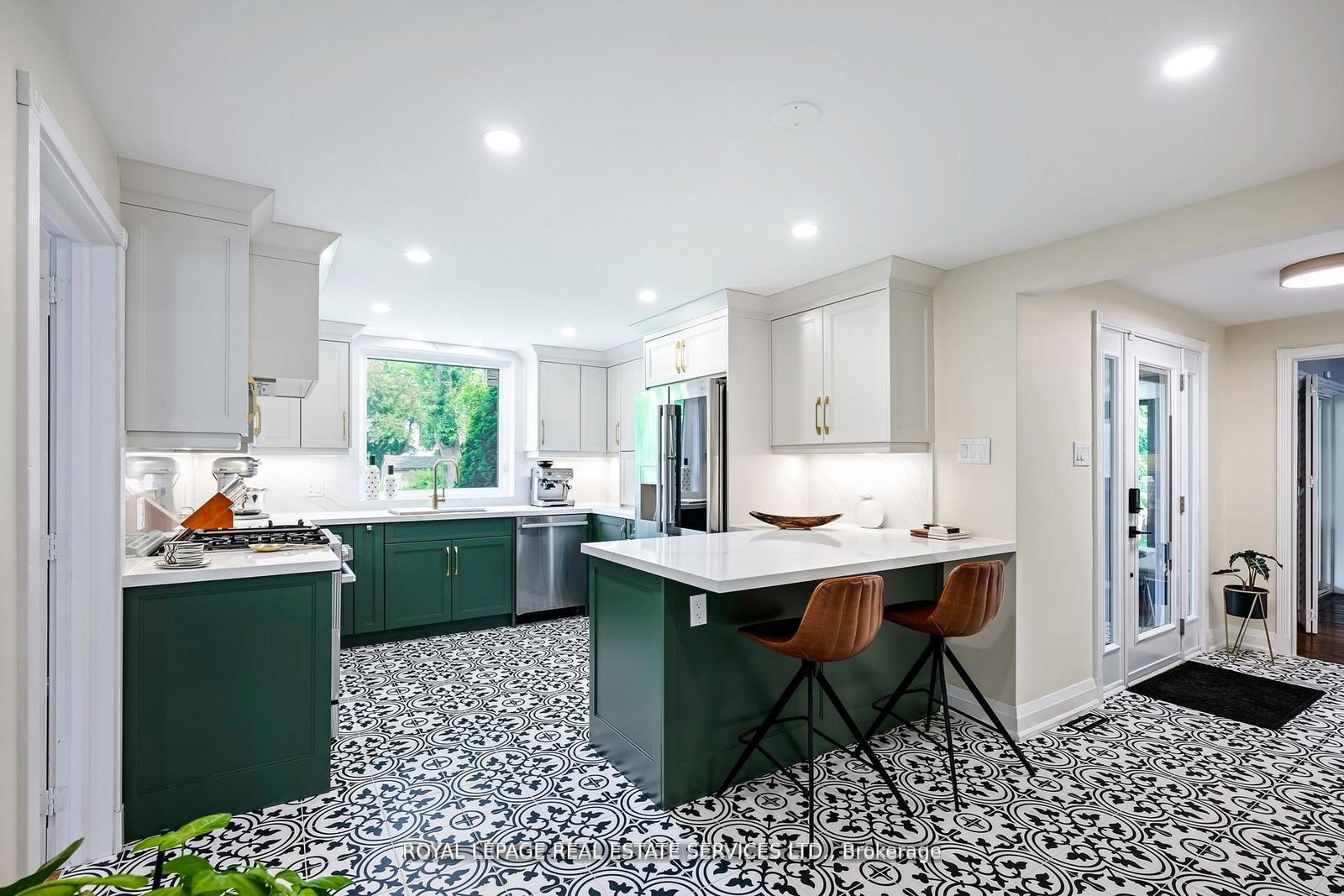 Detached House for sale at 5 Pine Ridge Lane, Brampton, Ontario, L6W 1G6 - Brampton East - MLS: W12975524