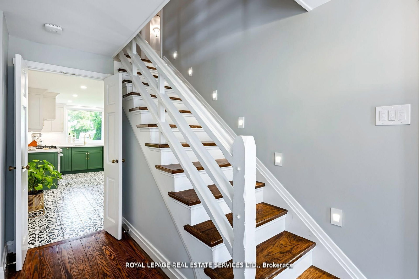 Detached House for sale at 5 Pine Ridge Lane, Brampton, Ontario, L6W 1G6 - Brampton East - MLS: W12975524