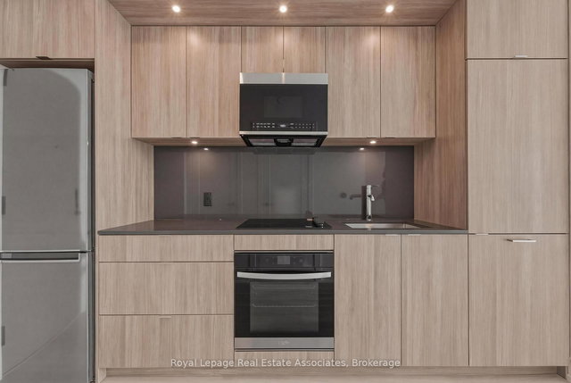 1507 - 25 Cordova Avenue