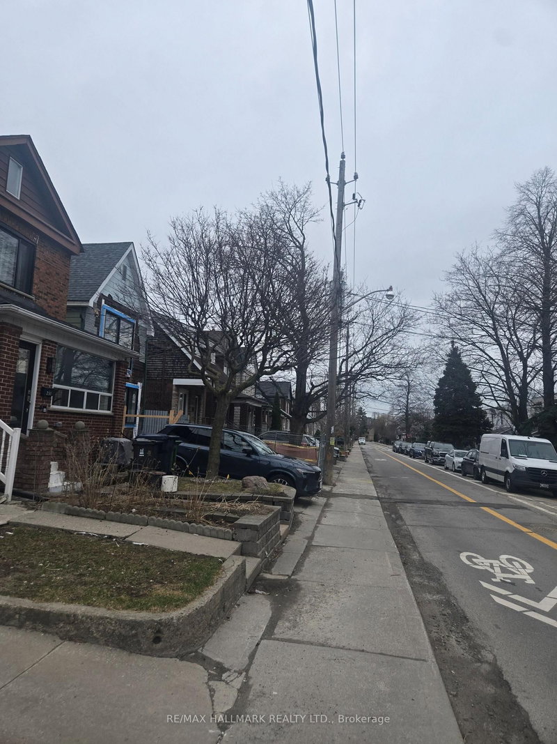 Main - 251 Silverthorn Ave, Toronto, M6N 3K2 | Image 3