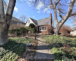 2093 Victoria Avenue