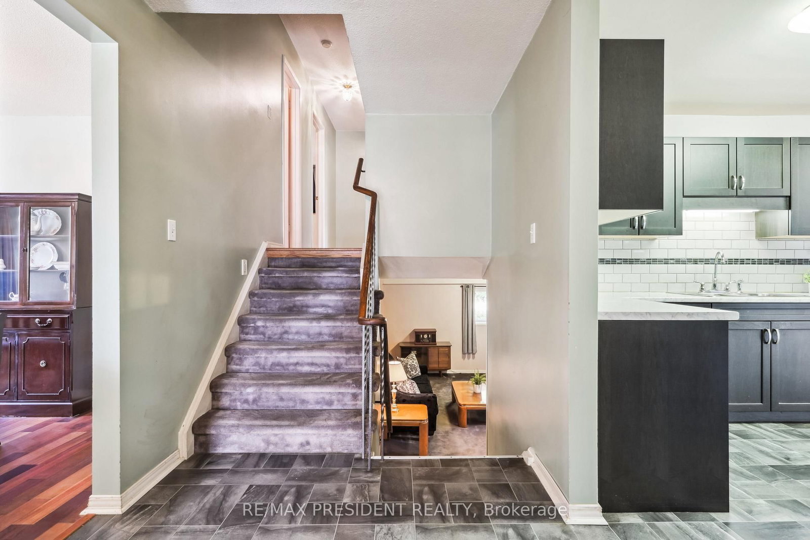 Detached House for sale at 384 Centre Street, Brampton, Ontario, L6V 3L6 - Brampton North - MLS: W12976026