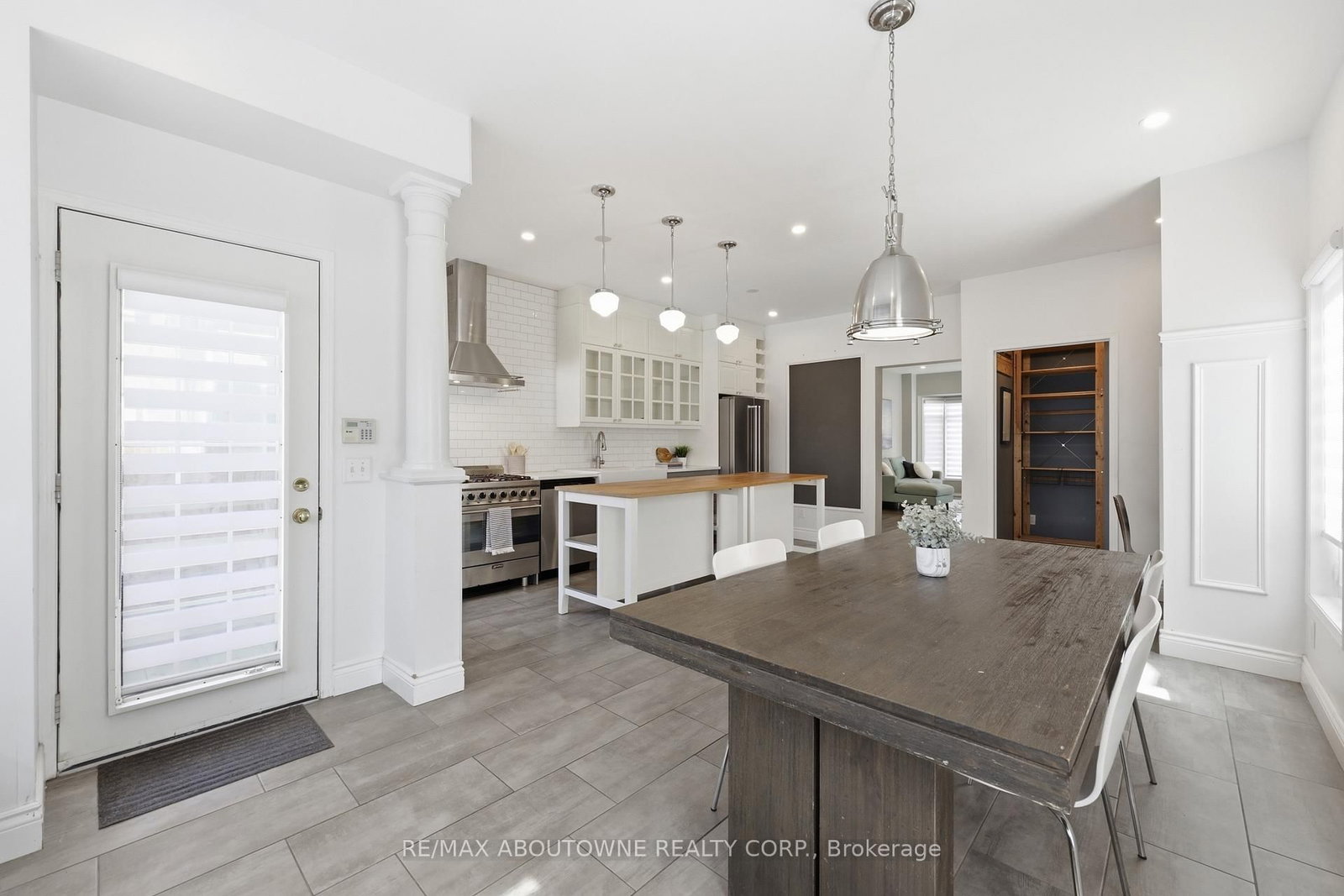 Detached House for sale at 2665 Castle Hill Crescent, Oakville, Ontario, L6H 6J1 - River Oaks - MLS: W12976132