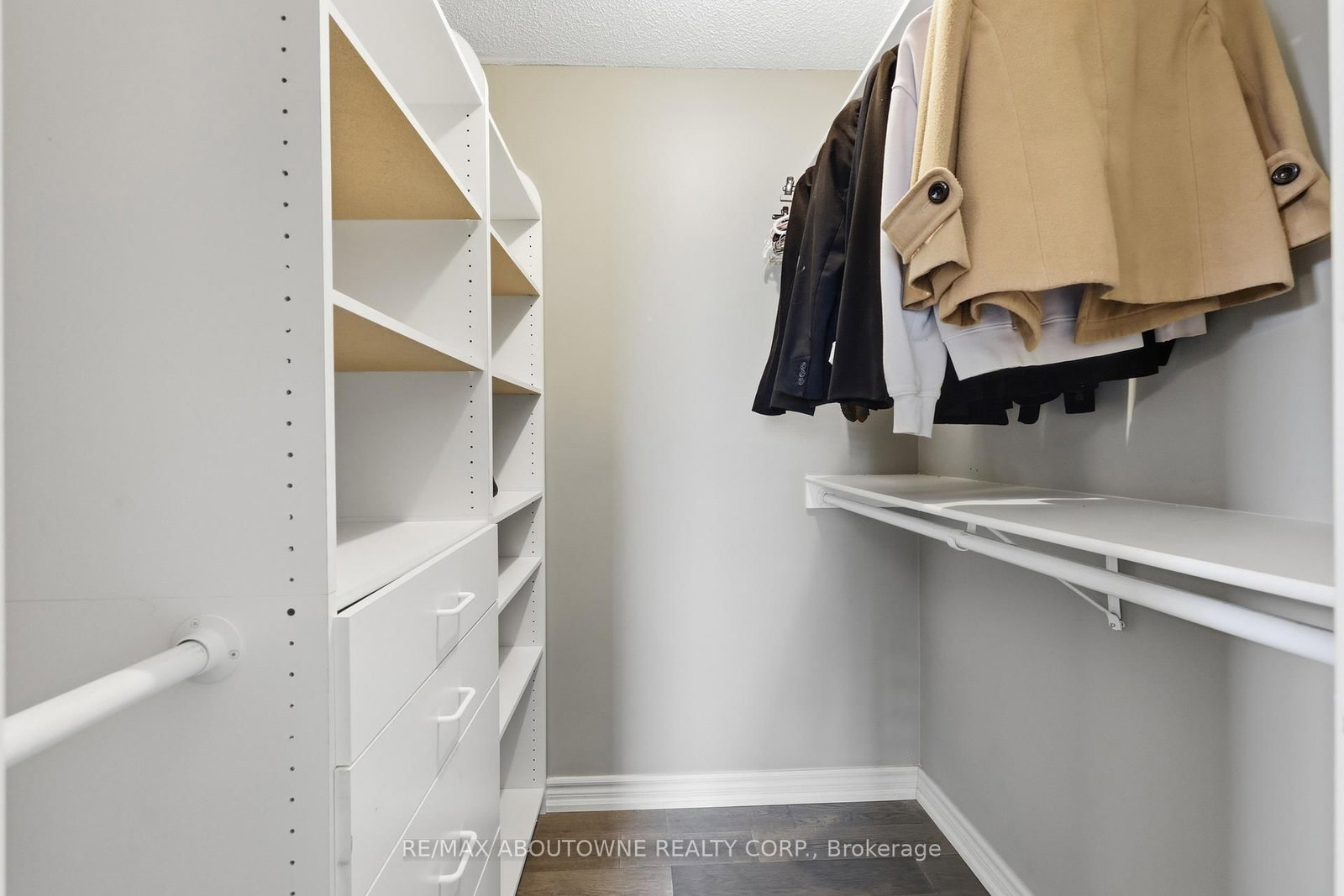 Detached House for sale at 2665 Castle Hill Crescent, Oakville, Ontario, L6H 6J1 - River Oaks - MLS: W12976132