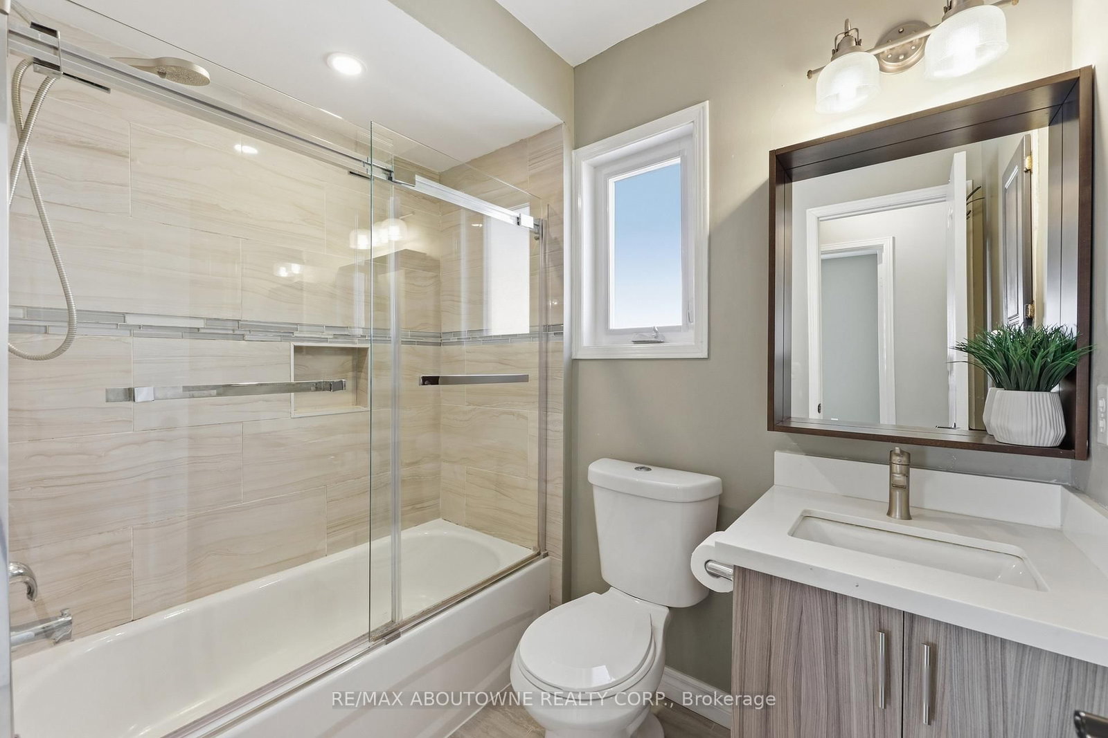 Detached House for sale at 2665 Castle Hill Crescent, Oakville, Ontario, L6H 6J1 - River Oaks - MLS: W12976132