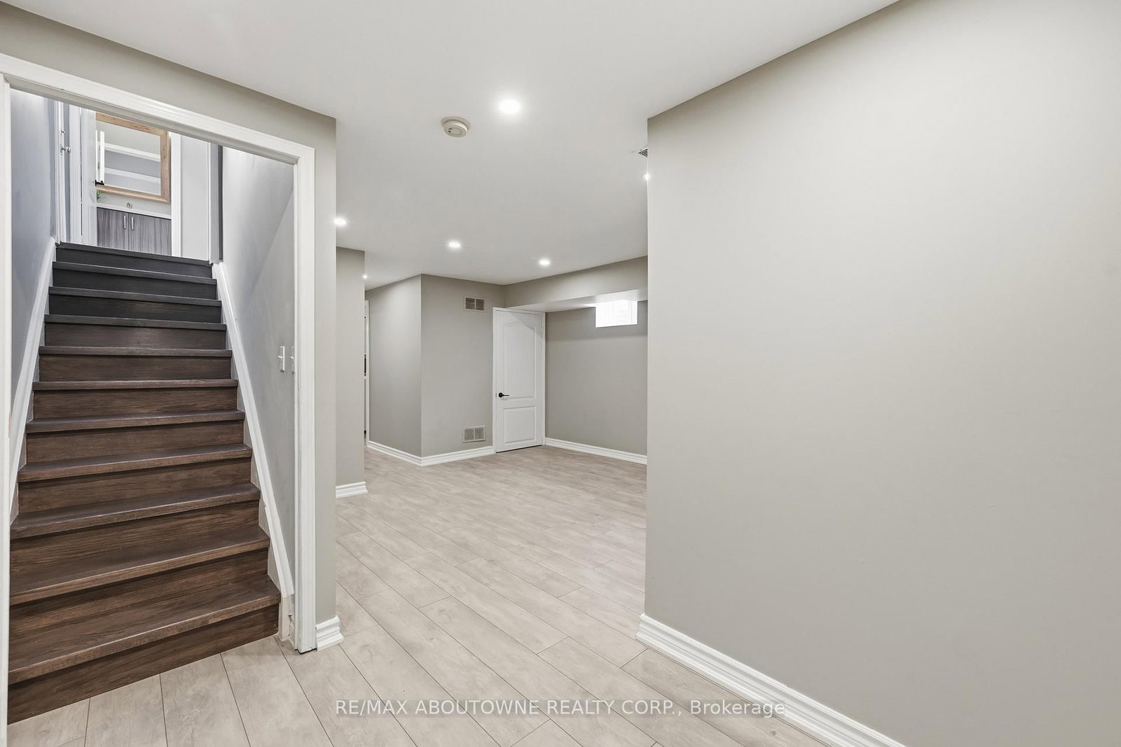 Detached House for sale at 2665 Castle Hill Crescent, Oakville, Ontario, L6H 6J1 - River Oaks - MLS: W12976132