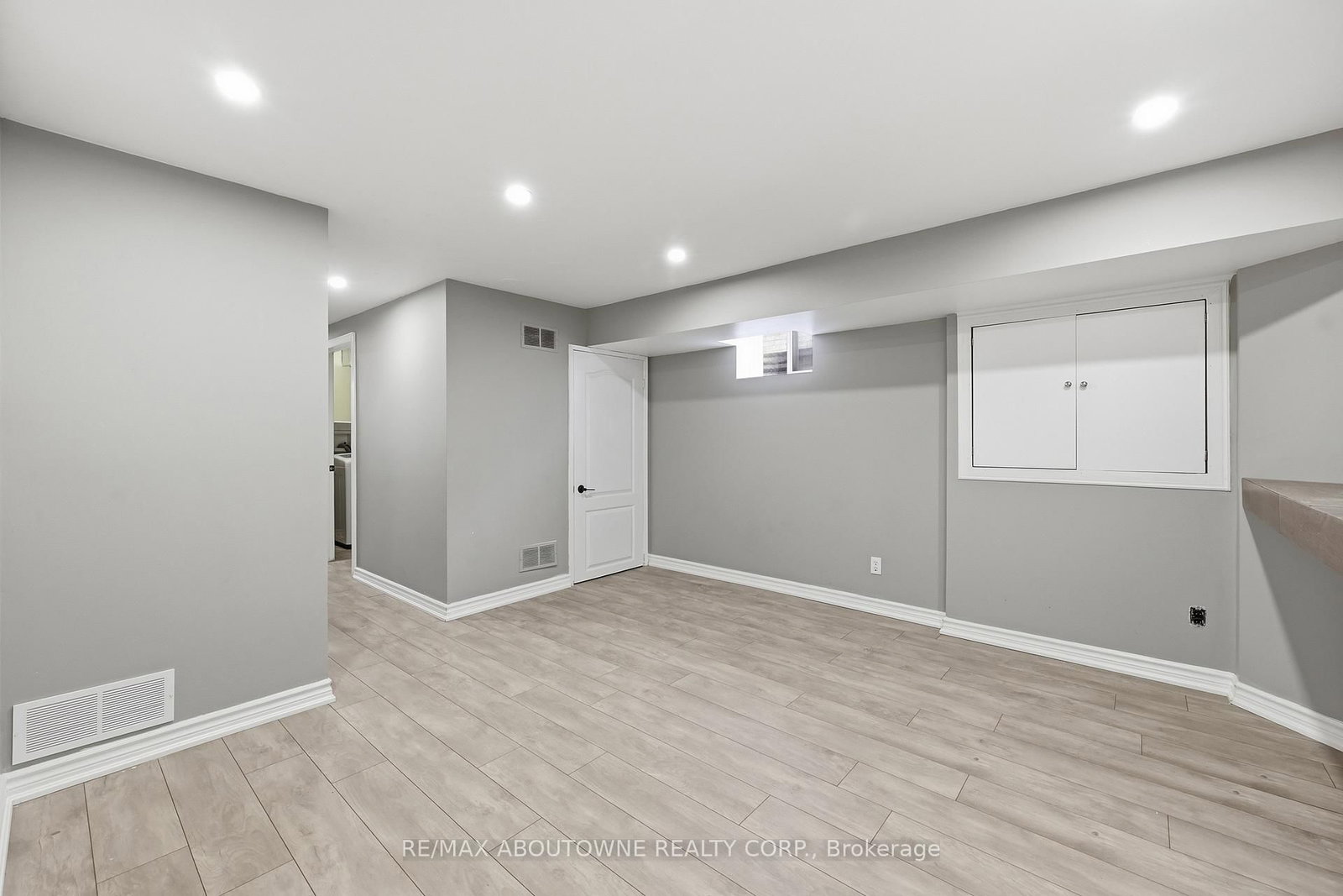 Detached House for sale at 2665 Castle Hill Crescent, Oakville, Ontario, L6H 6J1 - River Oaks - MLS: W12976132