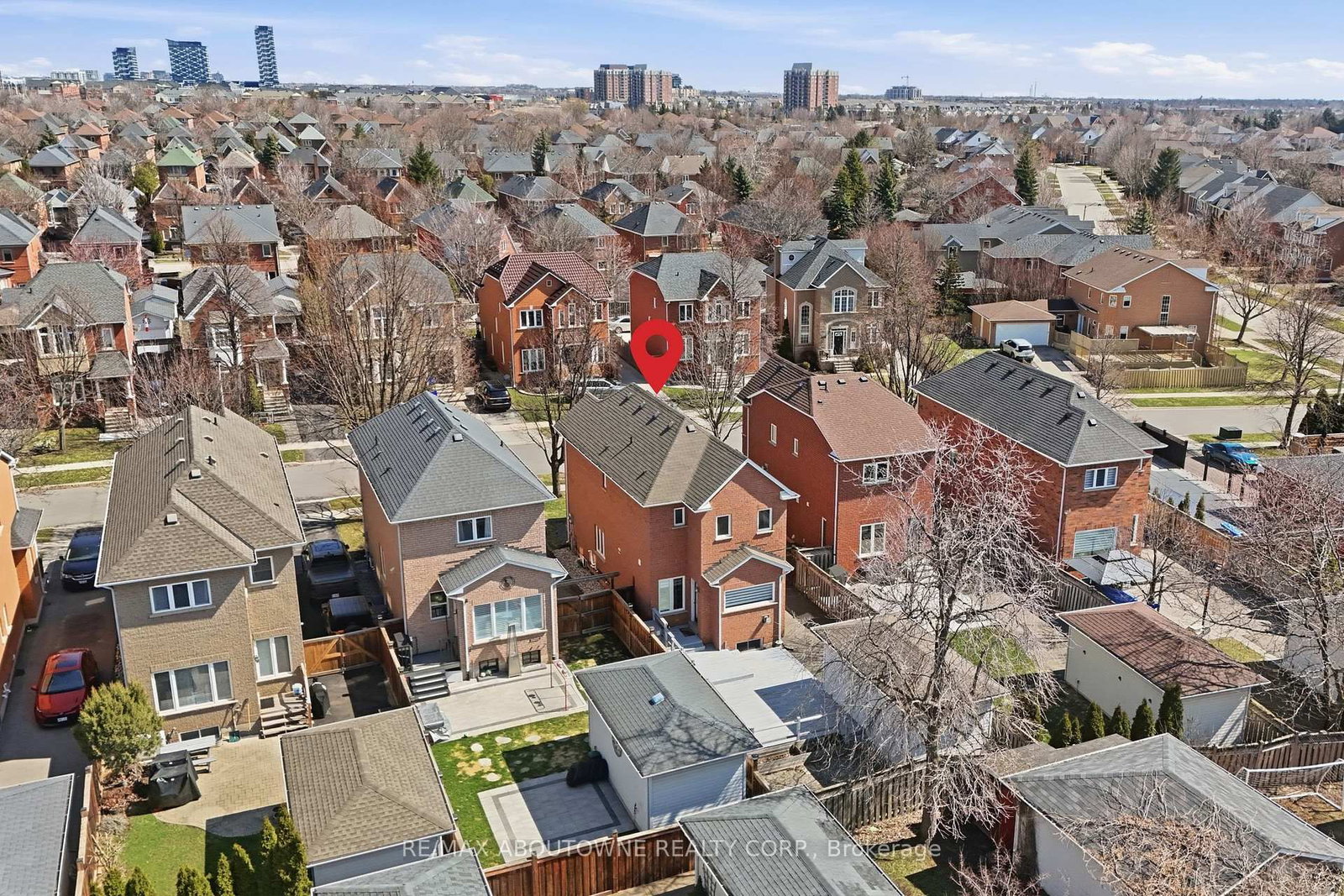 Detached House for sale at 2665 Castle Hill Crescent, Oakville, Ontario, L6H 6J1 - River Oaks - MLS: W12976132