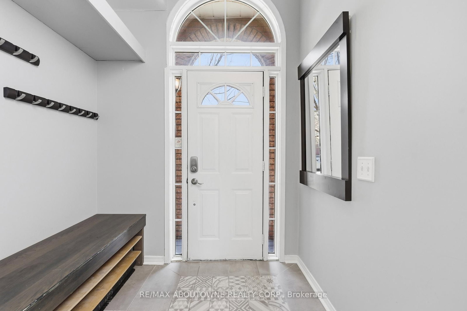 Detached House for sale at 2665 Castle Hill Crescent, Oakville, Ontario, L6H 6J1 - River Oaks - MLS: W12976132