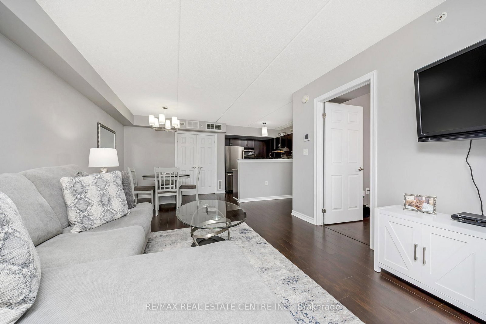 Condo for sale at 304-1360 Main Street, Milton, Ontario, L9T 7S5 - Dempsey - MLS: W12976160