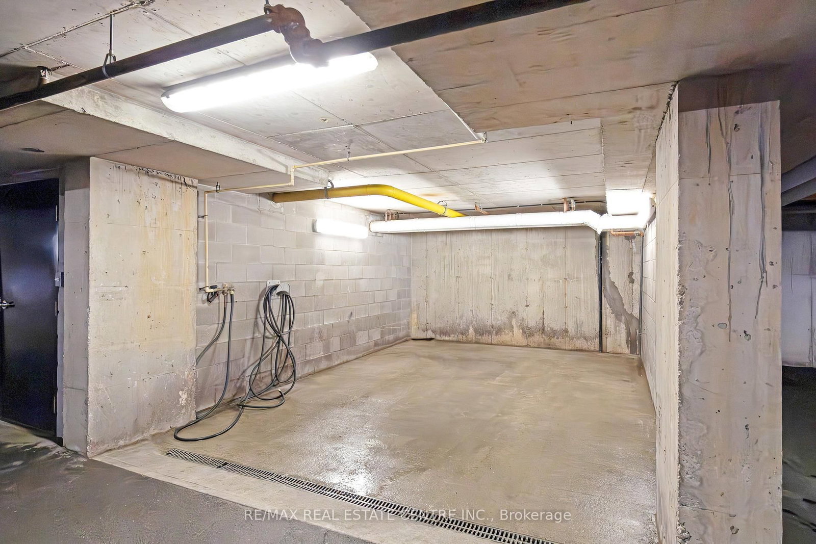 Condo for sale at 304-1360 Main Street, Milton, Ontario, L9T 7S5 - Dempsey - MLS: W12976160