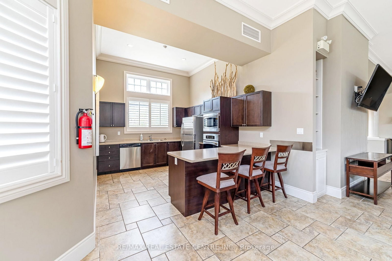 Condo for sale at 304-1360 Main Street, Milton, Ontario, L9T 7S5 - Dempsey - MLS: W12976160