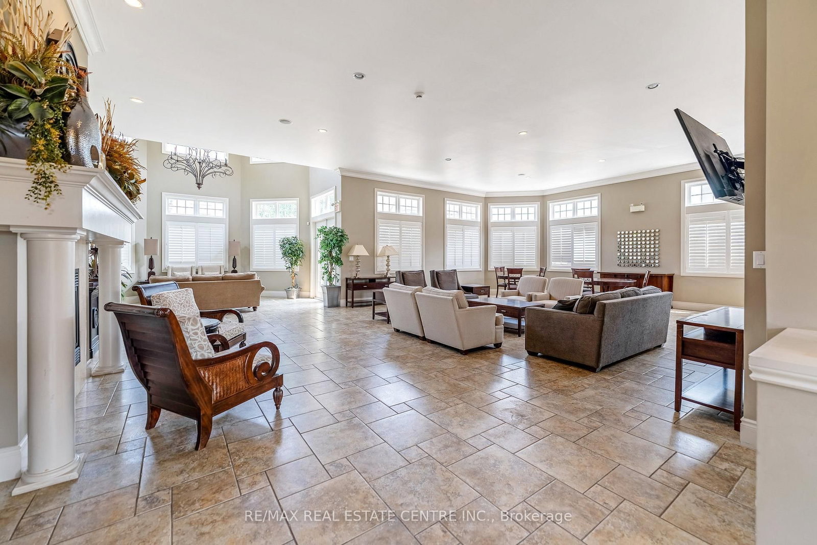 Condo for sale at 304-1360 Main Street, Milton, Ontario, L9T 7S5 - Dempsey - MLS: W12976160