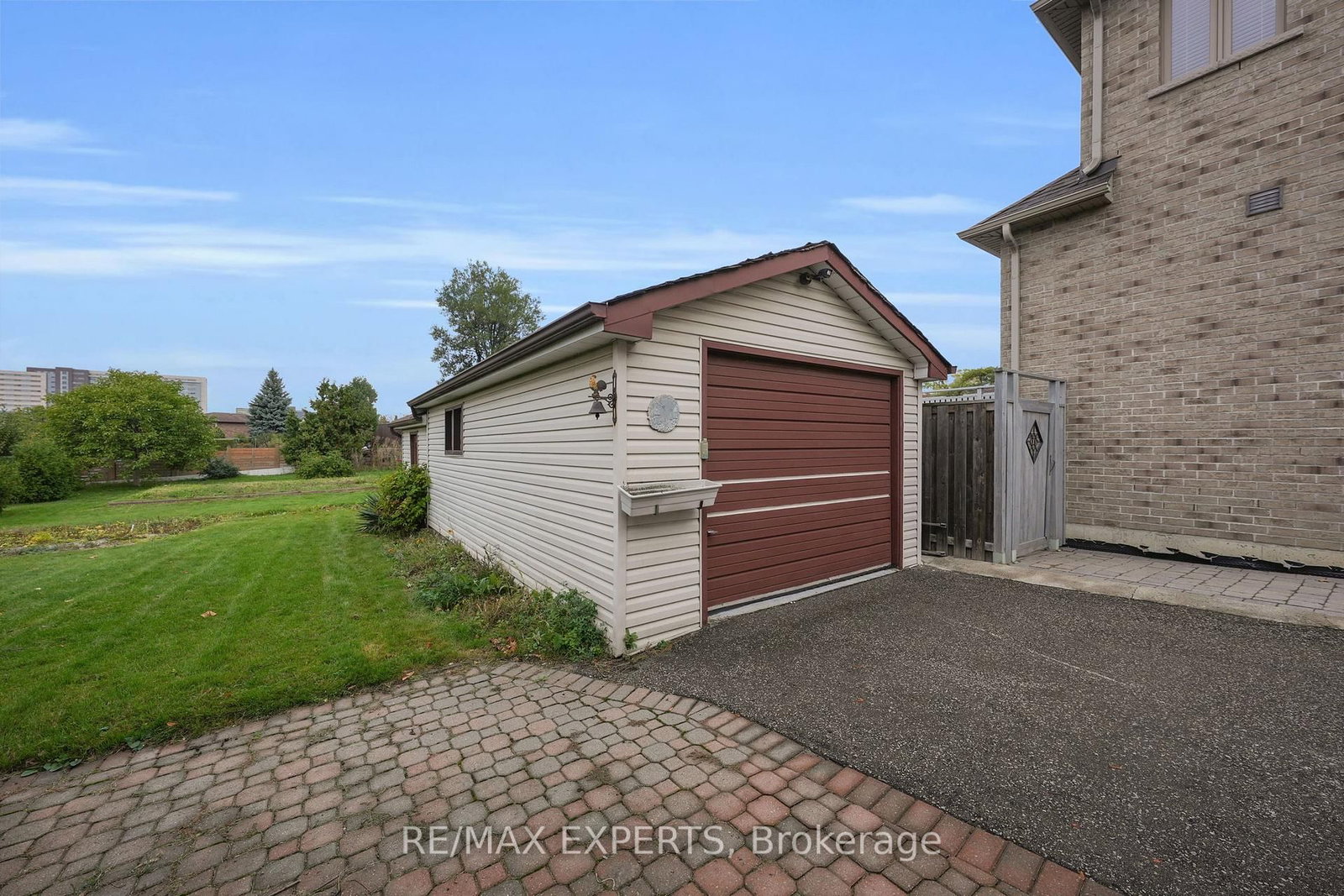 Detached House for sale at 26 Grovedale Avenue, Toronto, Ontario, M6L 1Y6 - Maple Leaf - MLS: W12976170