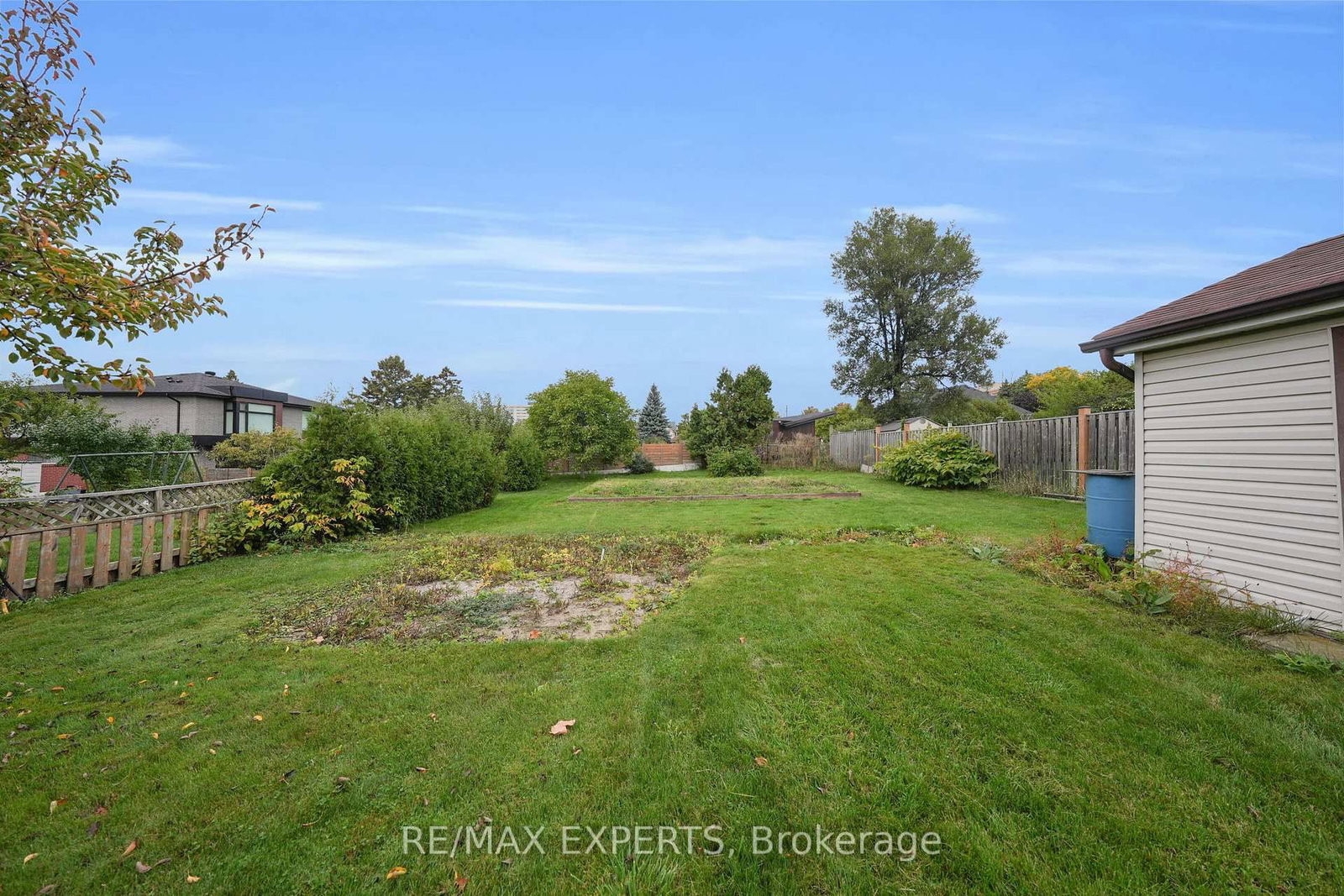 Detached House for sale at 26 Grovedale Avenue, Toronto, Ontario, M6L 1Y6 - Maple Leaf - MLS: W12976170