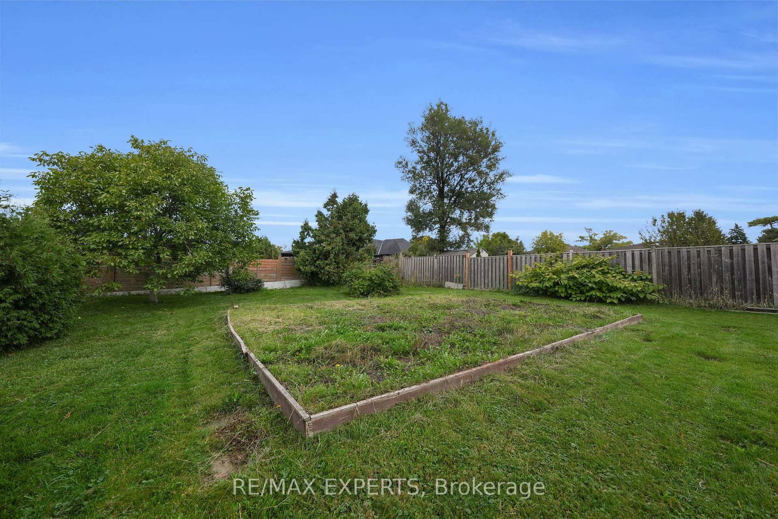 Detached House for sale at 26 Grovedale Avenue, Toronto, Ontario, M6L 1Y6 - Maple Leaf - MLS: W12976170