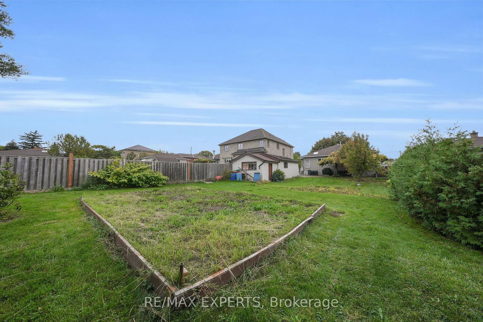 Detached House for sale at 26 Grovedale Avenue, Toronto, Ontario, M6L 1Y6 - Maple Leaf - MLS: W12976170