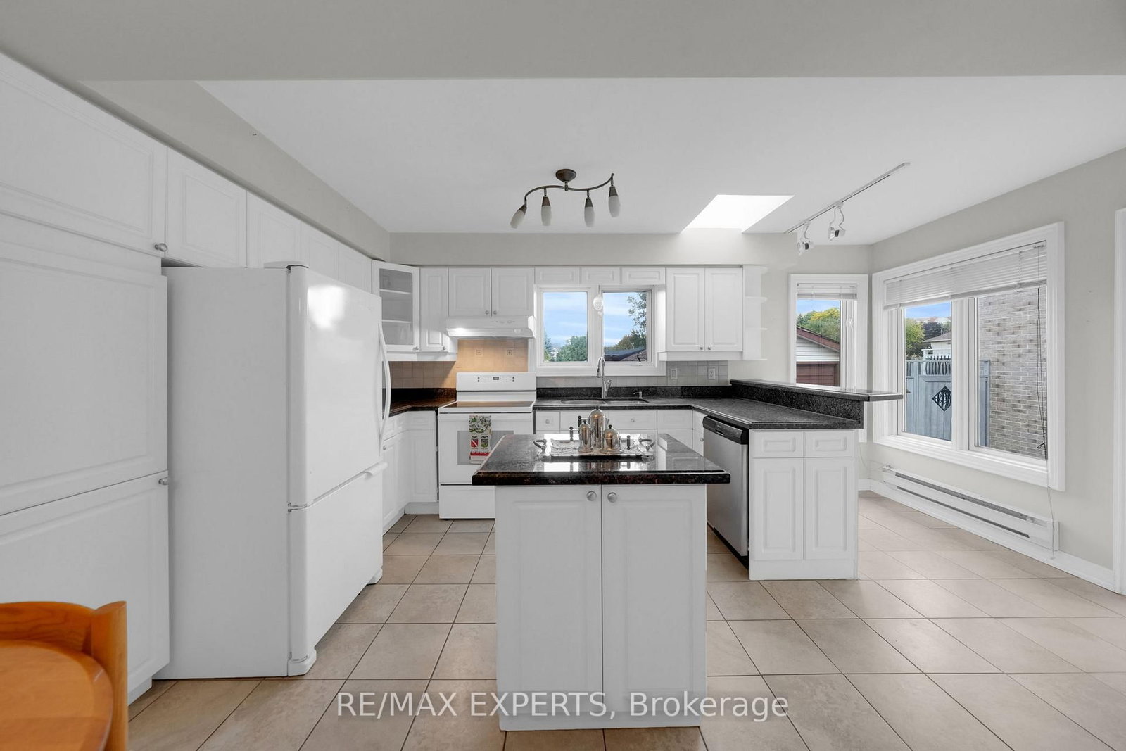 Detached House for sale at 26 Grovedale Avenue, Toronto, Ontario, M6L 1Y6 - Maple Leaf - MLS: W12976170