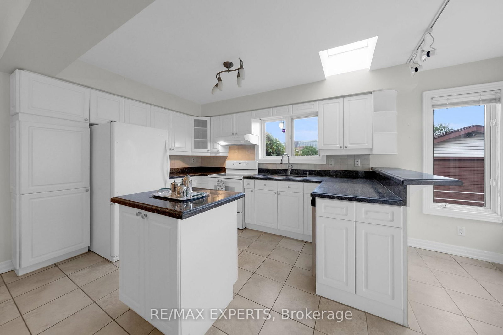 Detached House for sale at 26 Grovedale Avenue, Toronto, Ontario, M6L 1Y6 - Maple Leaf - MLS: W12976170